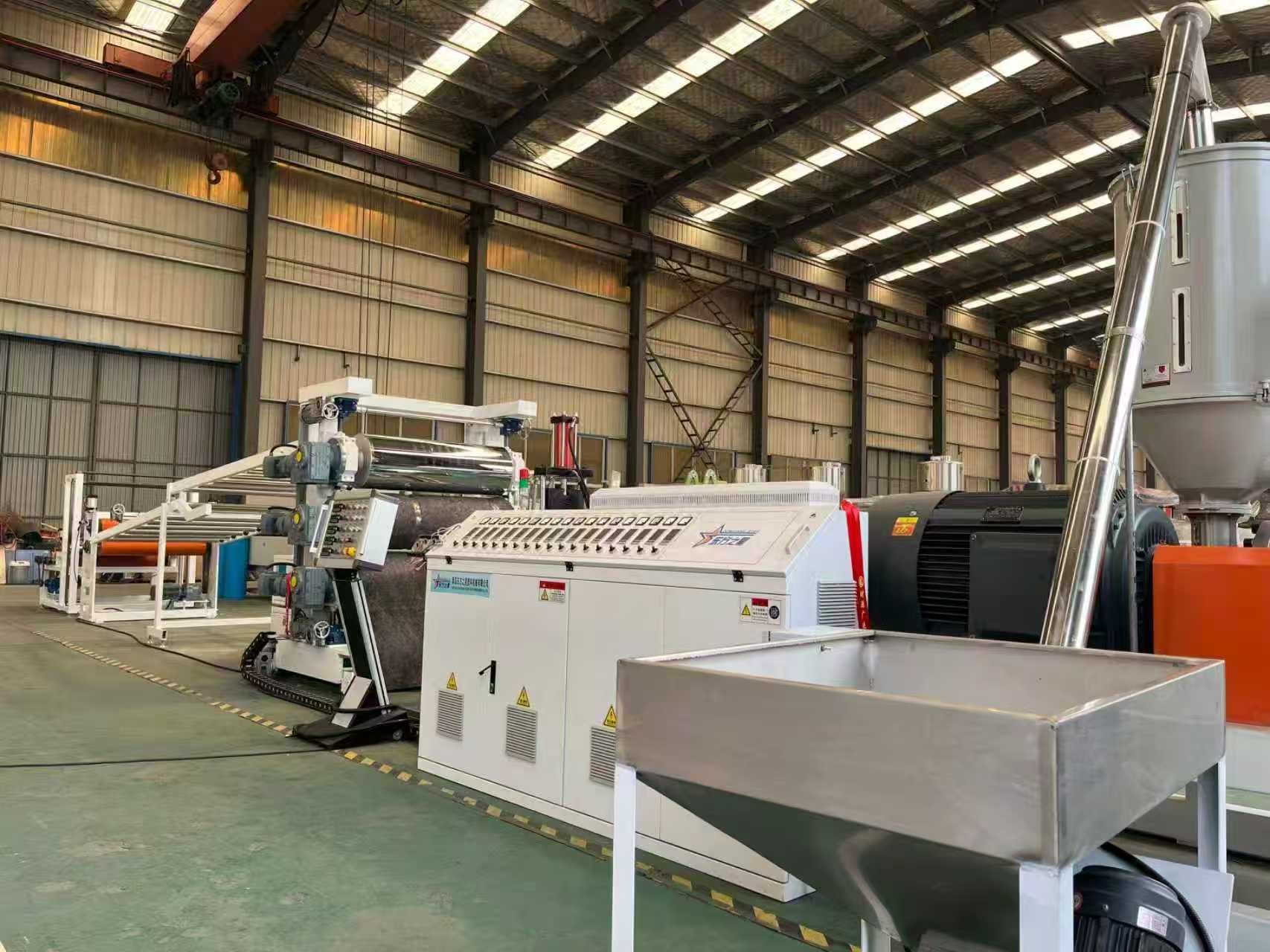 칭다오 EASTSTAR, TPE/TPV/TPU/TPR 미끄럼 방지 매트 장비 검사 고객을 환영합니다